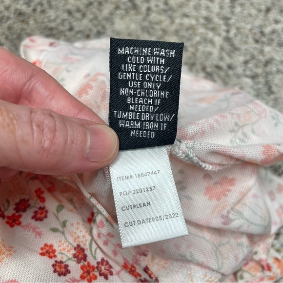 Torrid Mesh White Floral Smocked Waist Flutter Sleeve V-Neck Top 0 Large L - Picture 8 of 10